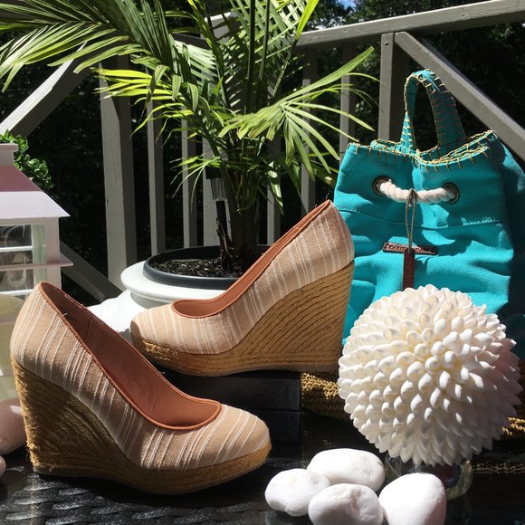 🦋 🦋 HOST PICK 🦋🦋 ENZO ANGIOLINI WEDGE - Picture 2 of 8